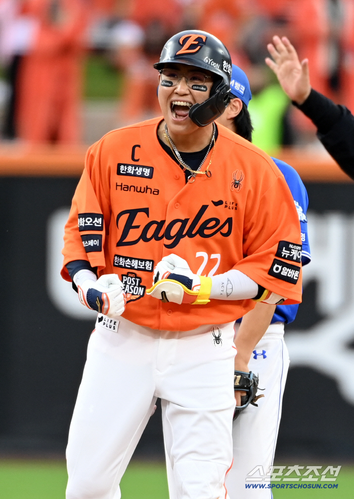  Cheering Chae Eun-sung, two-run timely hit to bring the lead!