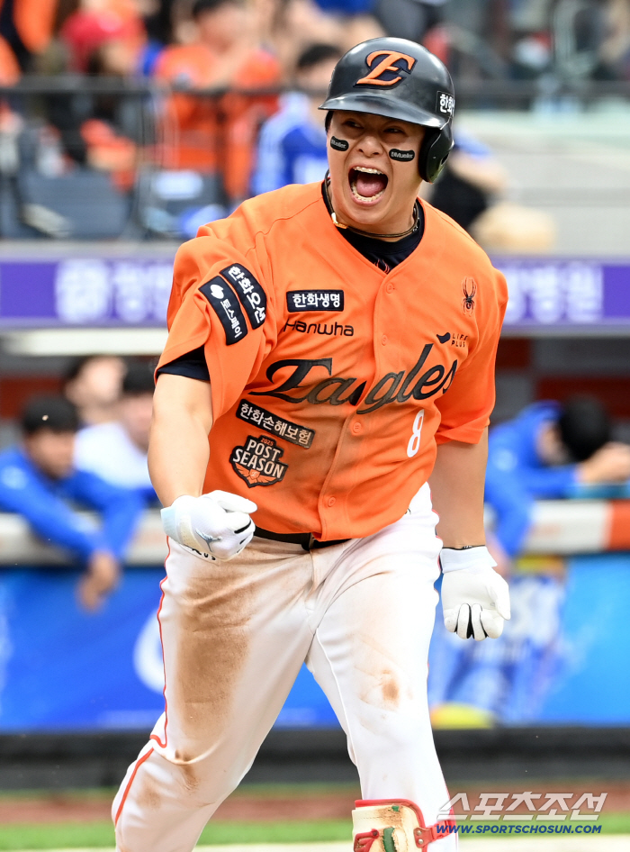  Cheering Noh Si-hwan, a timely RBI bam!