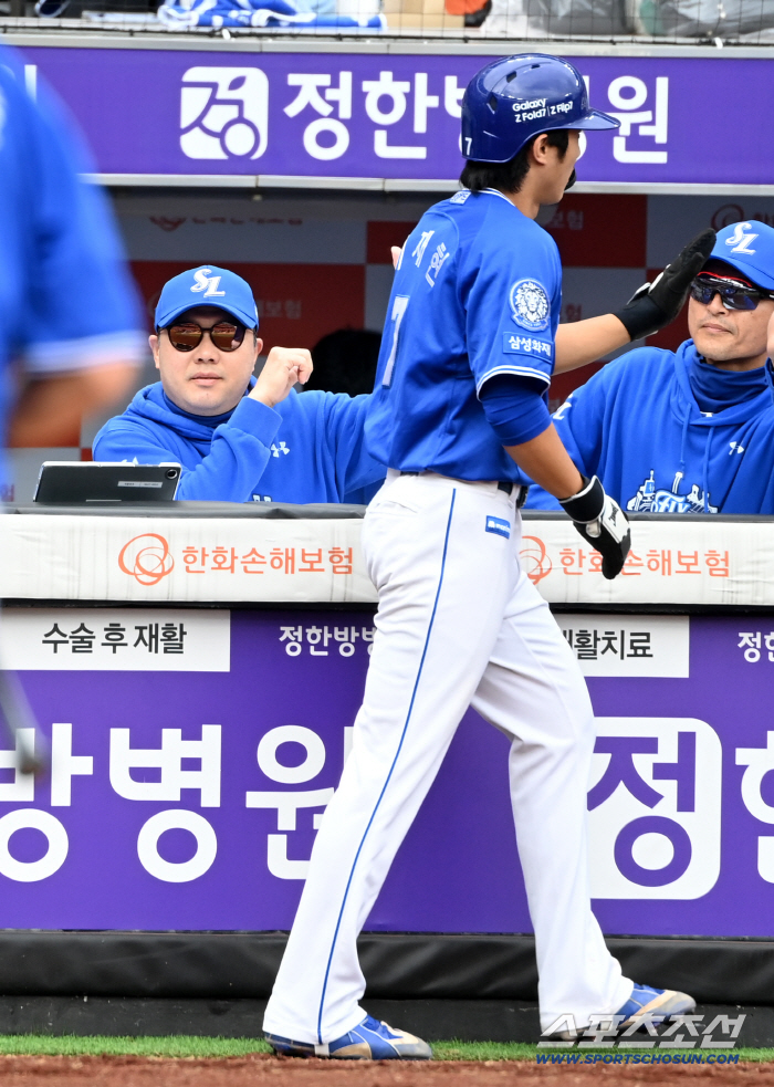  Director Park Jin-man is satisfied with 3 points in the 2nd inning