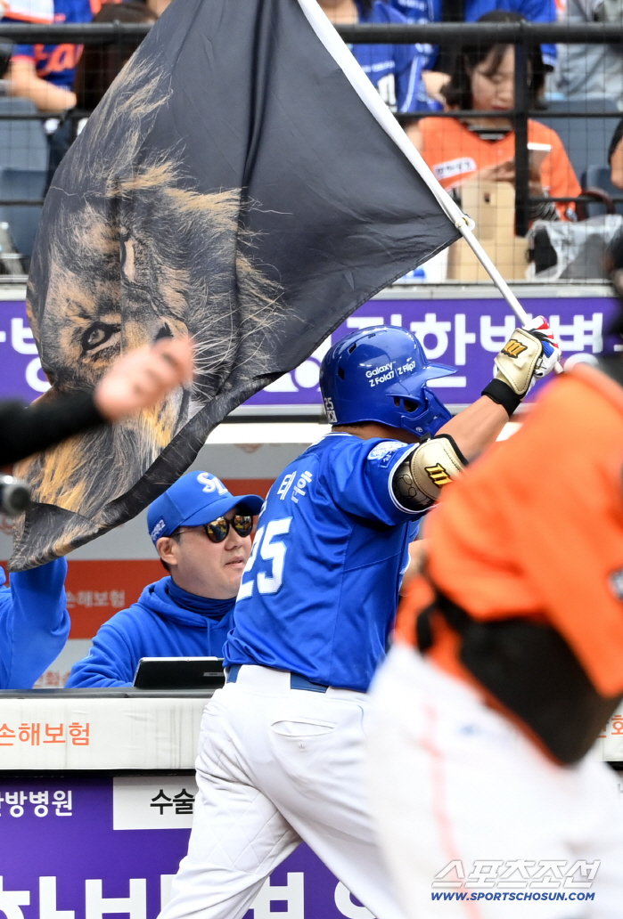  Director Park Jin-man's unexpected solo shot by Kim Tae-hoon