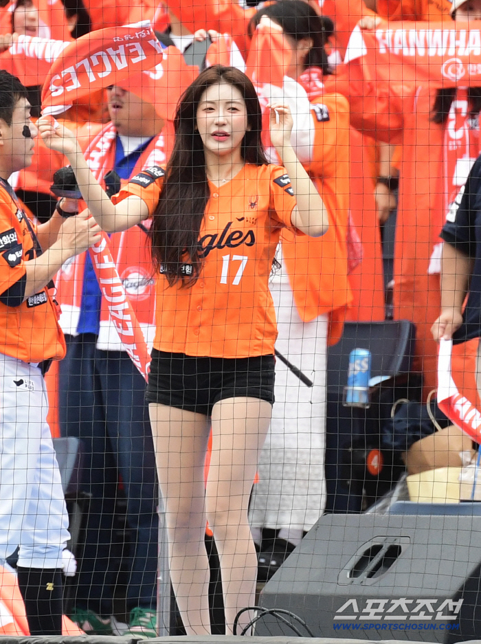  Hanwha cheerleader Kim Yeon-jung who supports Ha Joo-seok