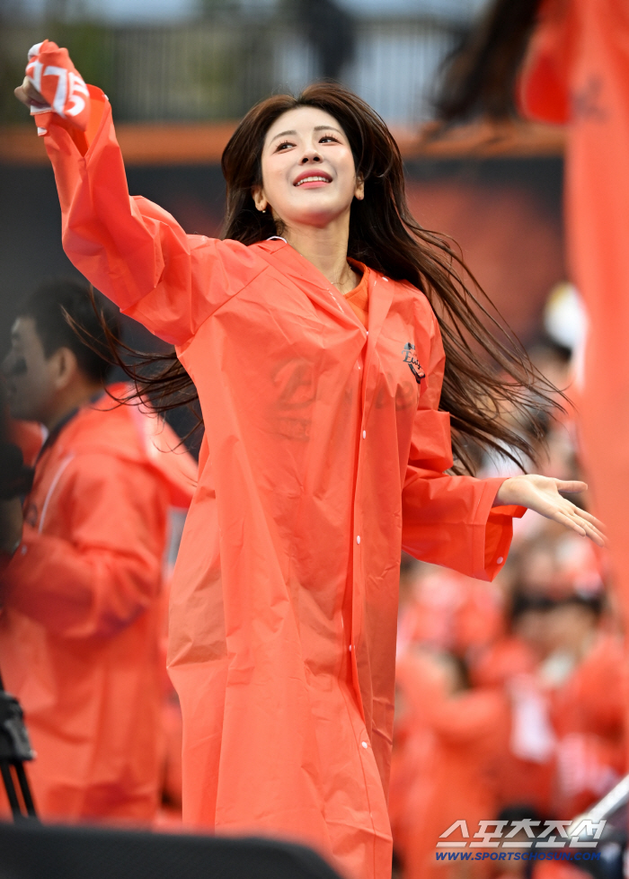  Kim Yeon-jung Cheerleader, bride-to-be, who is about to marry Ha Joo-seok