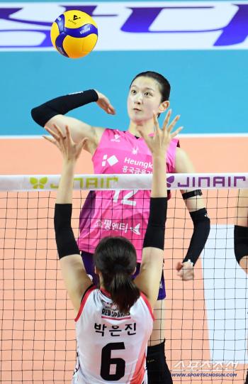  Lee Da Hyun's quick attack