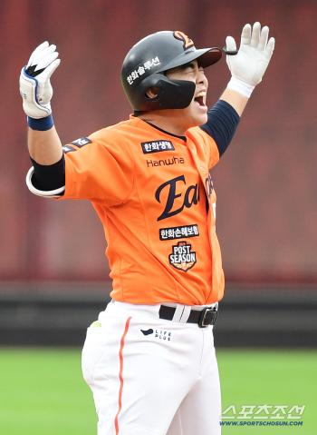  Moon Hyunbin's thrilling three-run double