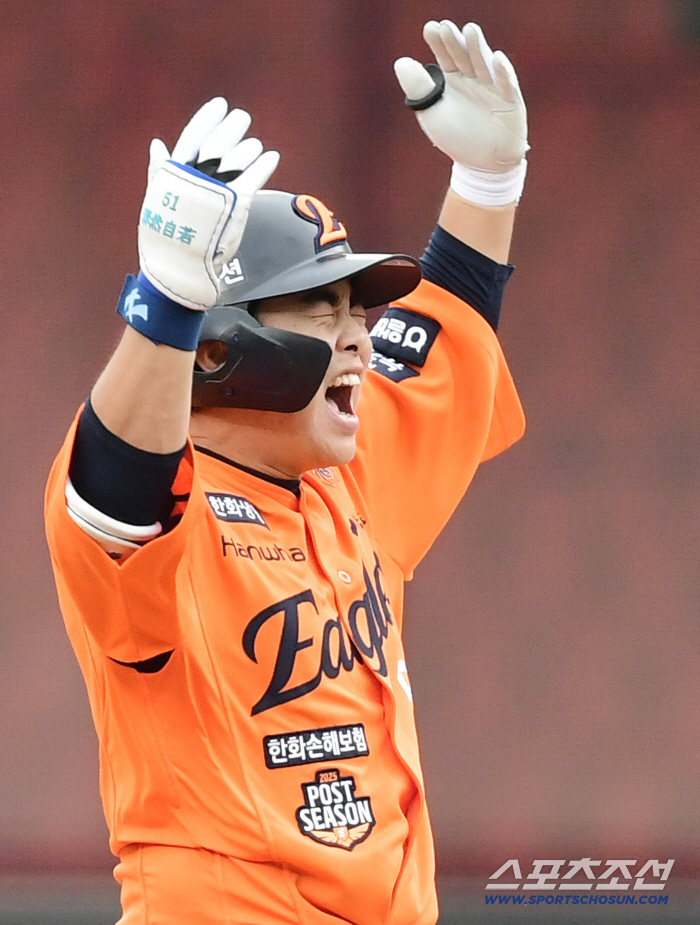  Moon Hyunbin's thrilling three-run double