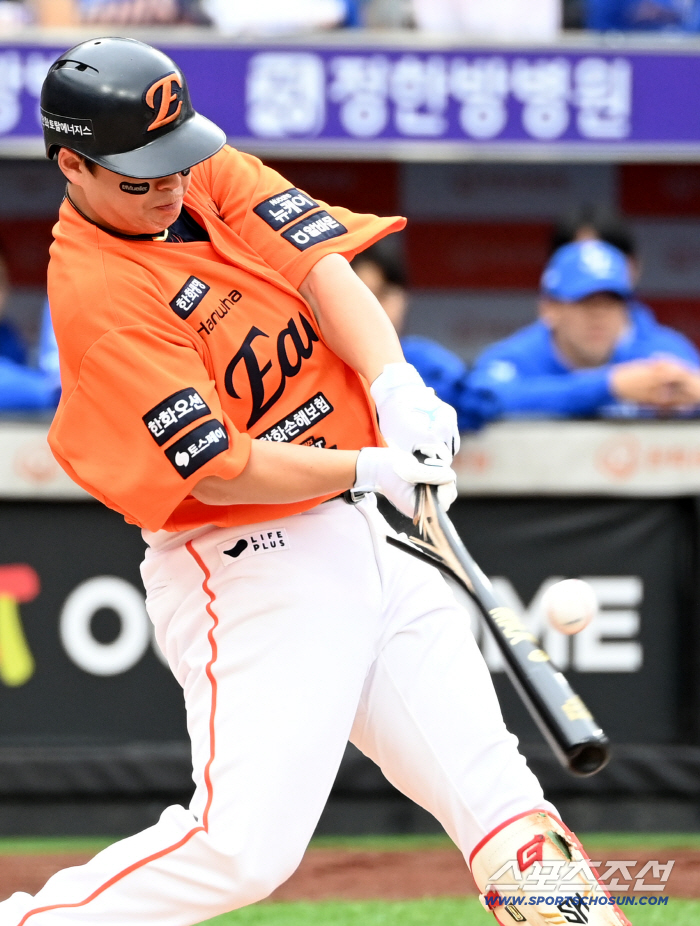  Noh Si-hwan, double even if the bat is broken