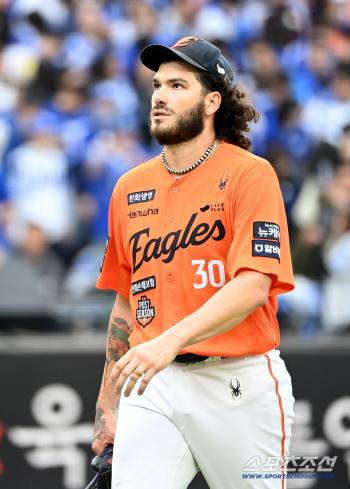  Ponce allows a 5-5 tie in the third inning