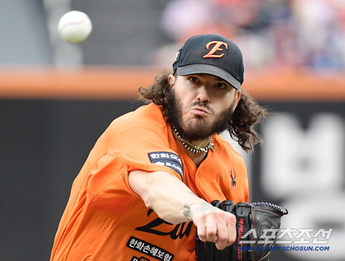  Powerful pitch to Hanwha's Ponce victory