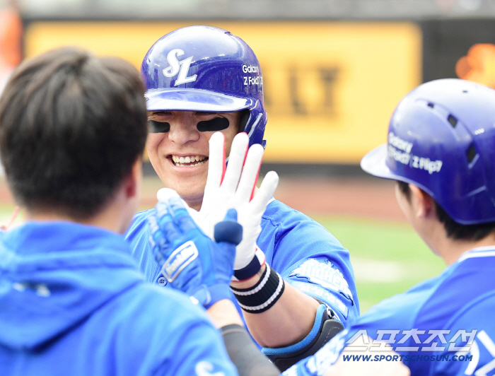  An RBI sacrifice fly to make Kang Min-ho's extra point