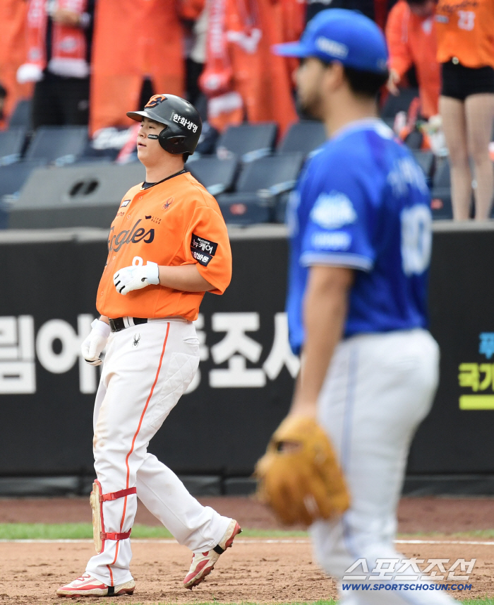  Roh Si-hwan's timely RBI against Garabito