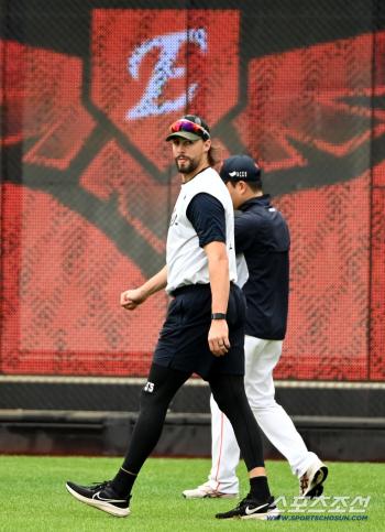  Weiss is ready to take the playoff