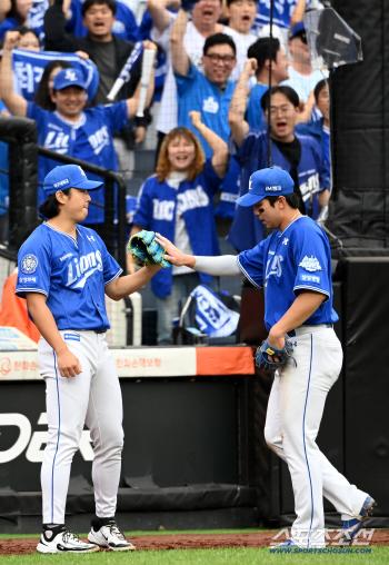  Yang Chang-seop, Kim Young-woong, defended the lead by a point