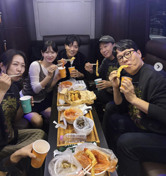 Son Ye-jin Wraps Up ‘No Other Choice’ Promotions with Touching Farewell