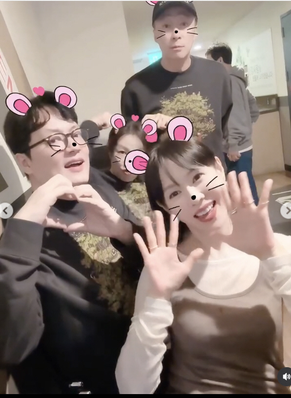 Son Ye-jin Wraps Up ‘No Other Choice’ Promotions with Touching Farewell