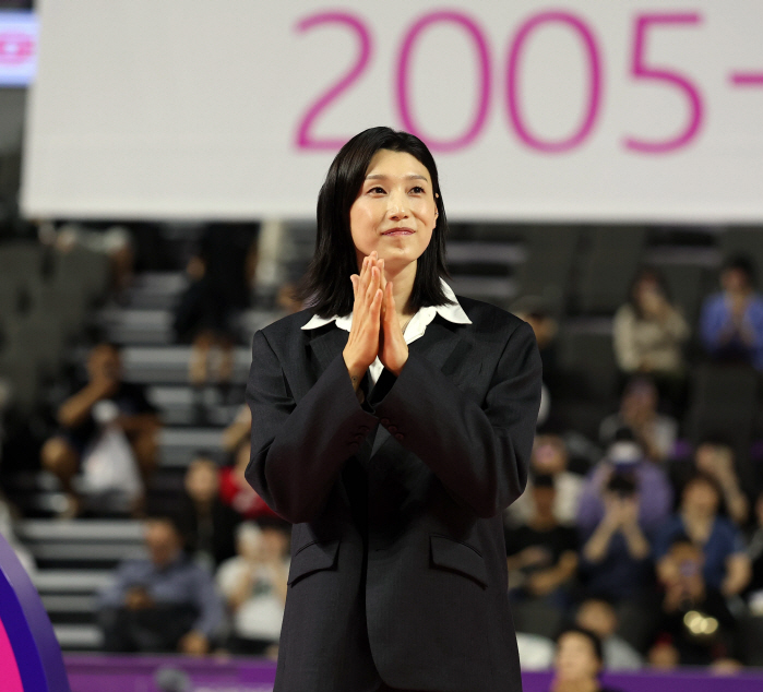 Today is the last day of Emperor Volleyball's permanent suspension…I finished it with a smile