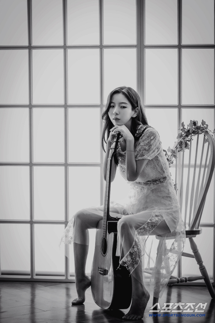 At least once! New singer Morian's debut single will be released on the 19th! I'm going to be a beautiful artist. I'm going to be producing Navid