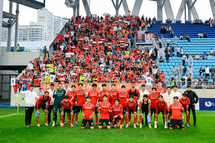 Coach Chung Kyung-ho, who has used magic since his first year in office, has advanced to the Final A for the first two years in a row since the club's foundation