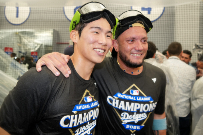 I'm happy Kim Hye-sung, that persistent ability to survive WS, too? Roberts sees only one. How important a runner will be
