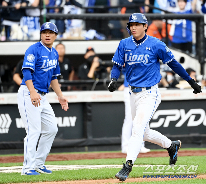 Is it Koo Ja-wook's fault or the coach's fault for failing to stop Hanwha's breath? 
