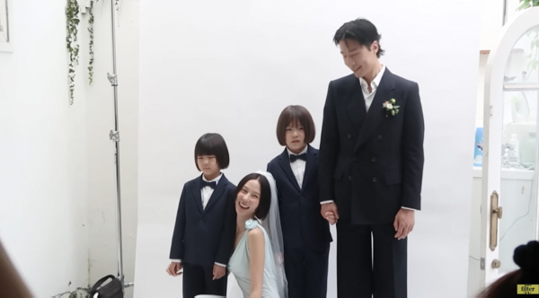 Kim Na-young ♥ MyQ, 'A wedding of tears' with two sons. 'Just happy.'