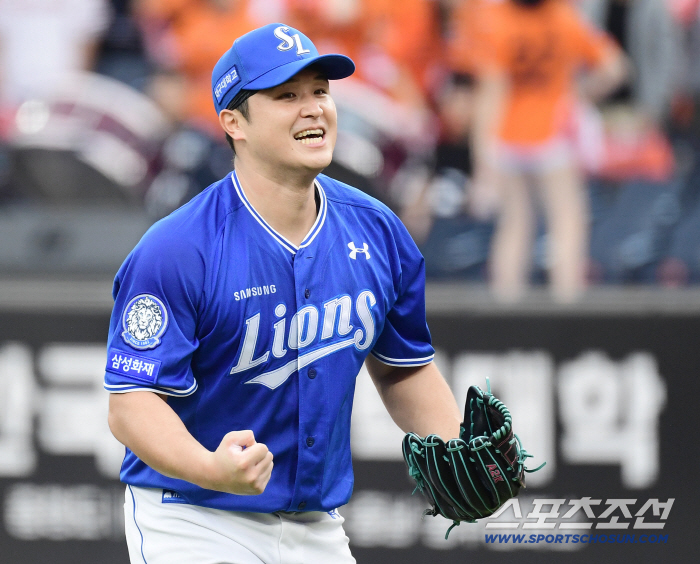  Choi Won-tae continues to play well and clench his fist