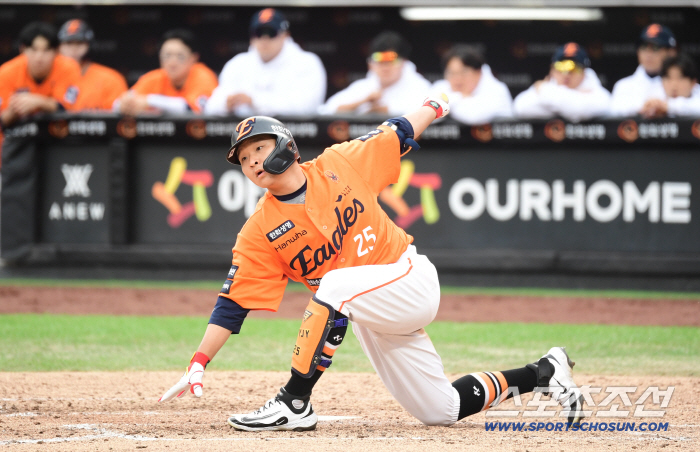  Kim Tae-yeon's regrettable swing and miss strikeout