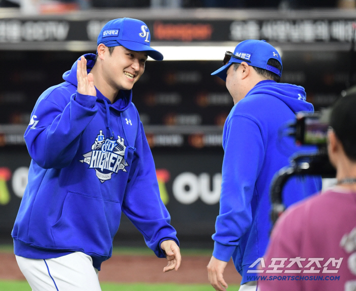  Park Jin-man, thank you for your good pitching Choi Won-tae