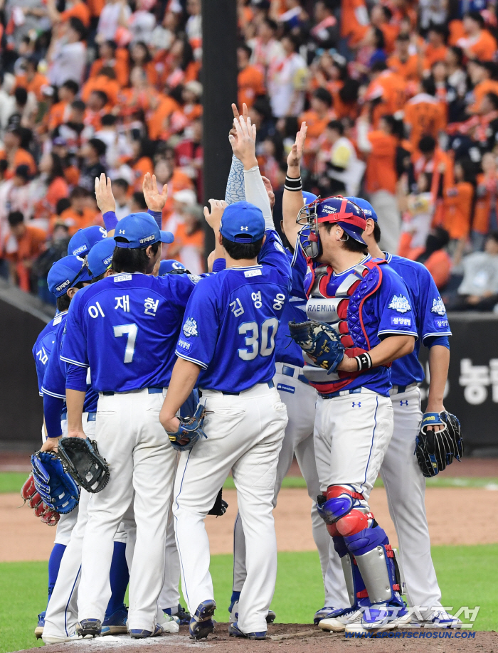  Samsung wins the second round of PO, 1 win and 1 loss in the series