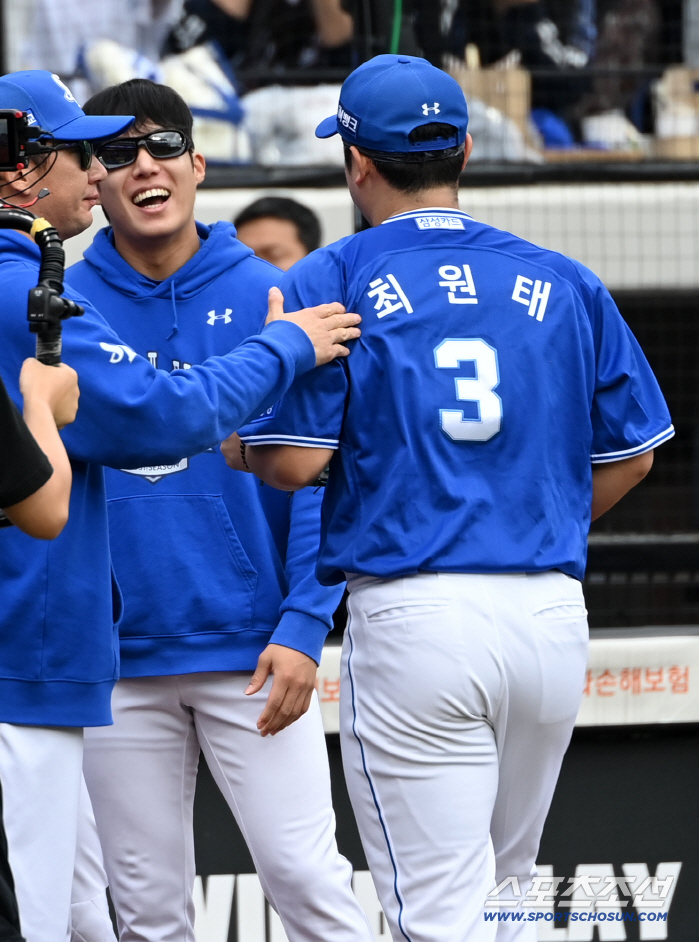  Wontaein greets Choi Wontae, it's okay. Get over it!