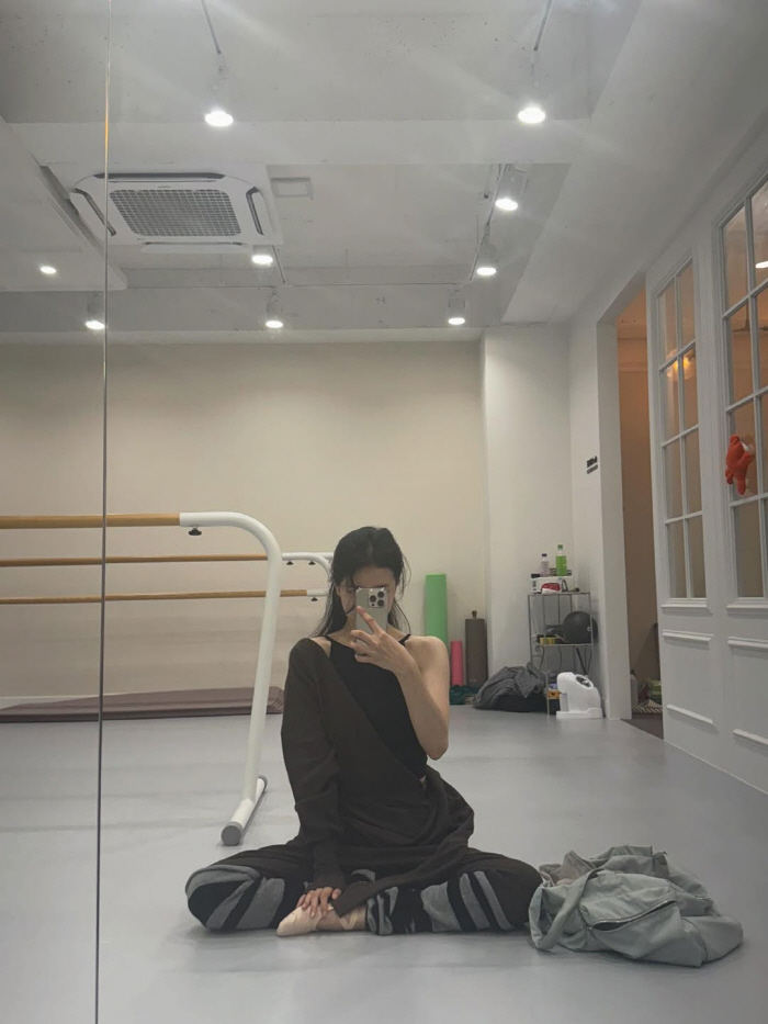  Suzy, 94th generation Park Se-wan and a straight mirror selfie