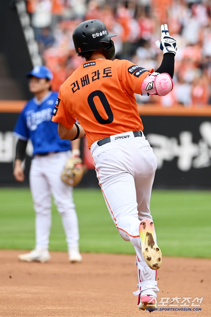 We're in a good mood to relax! Jun PO Hero Perfectly Attacks...Liberato Blasts a Steamer Home Run