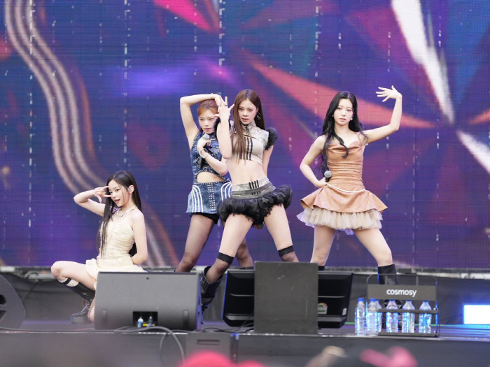 All Japanese Cosmosi Receives Domestic Festival..Madeleine Medley Completion