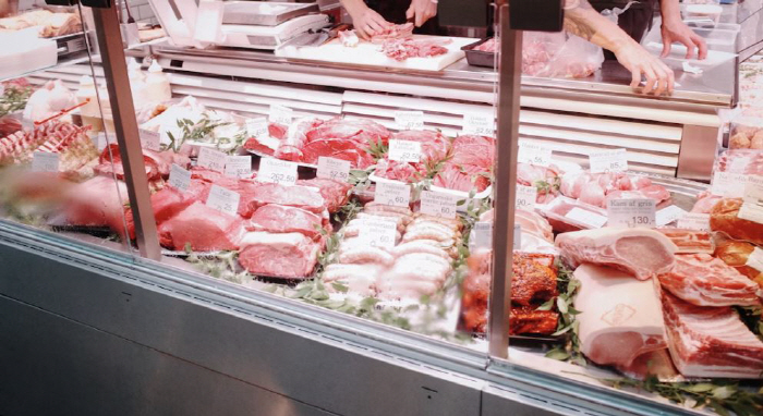 Attempted murder of suspected wife-in-law at discount on meat prices at butcher shops...forgiveness of one's husband