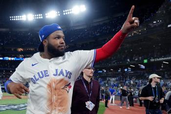 The energy of the universe is driven to the castle Toronto's eventual counterattack, and Seattle's Game 7 match. Only the Los Angeles Dodgers, which have advanced to the World Series with four consecutive wins, are smiling