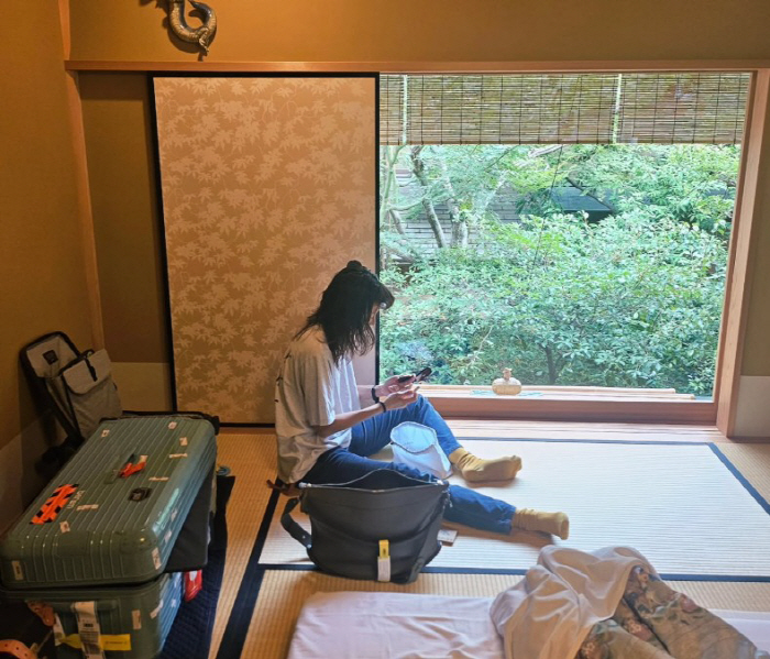 Gong Hyo-jin ♥ Kevin Oh captured a trip to Japan...Fans' hearts flutter at the back of holding hands