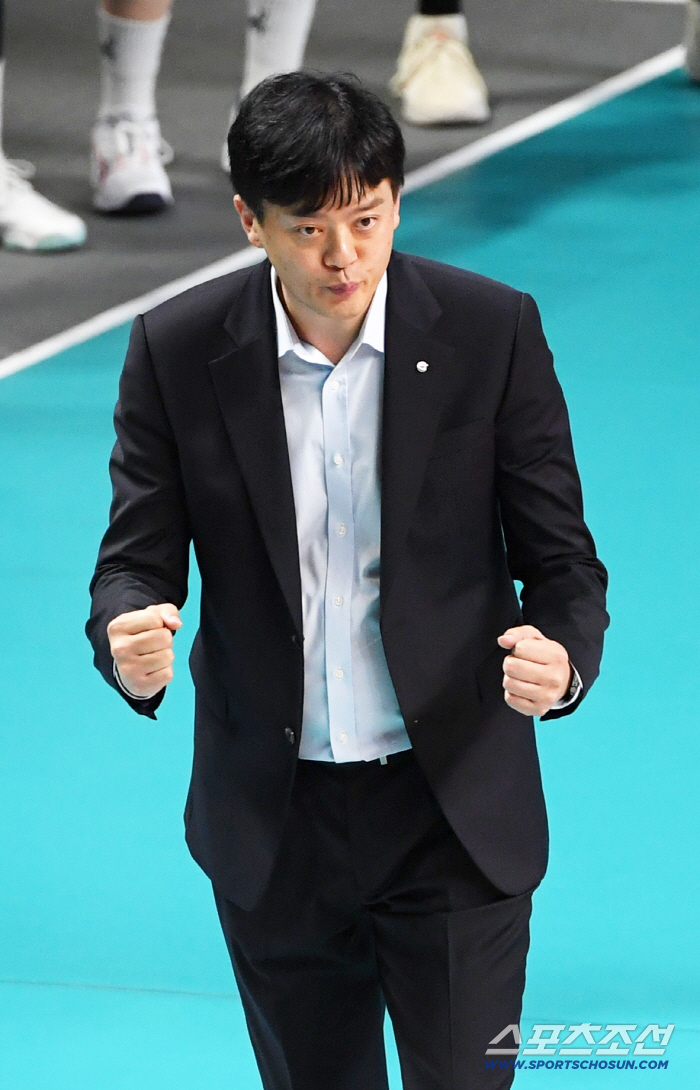 GS Caltex coach Lee Young-taek's serve was successful as the winner of the first unexpected event. Silva is so good