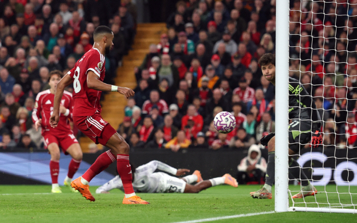 I can't do it anymore. Shocking fall of Salah by falling back, cold evaluation from Liverpool Legends no longer available for selection!