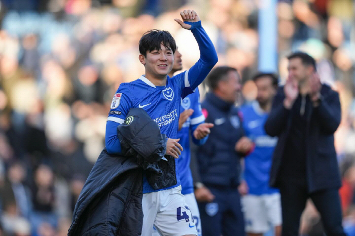 I have to use it in Tottenham's first team next seasonYang Min-hyuk, the top prospect who overturned the evaluation in three games, praised fans for not knowing the limit of growth