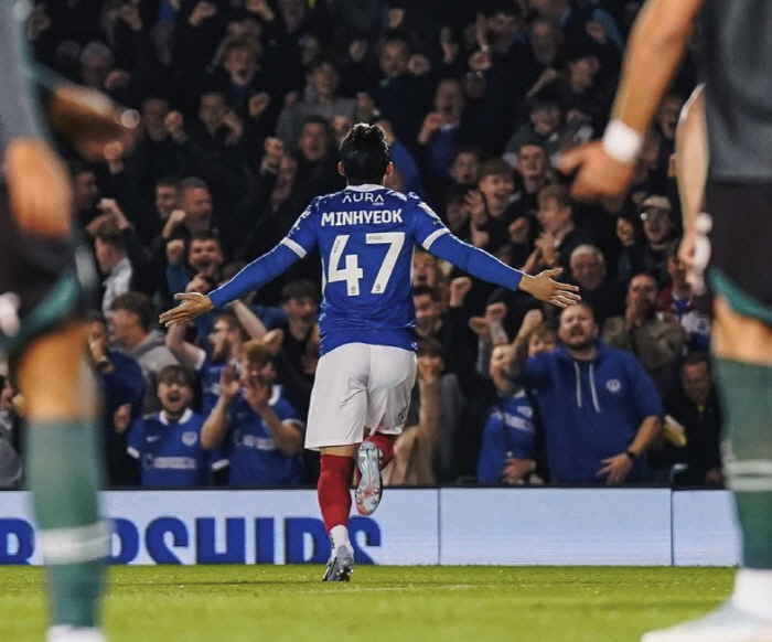 I have to use it in Tottenham's first team next seasonYang Min-hyuk, the top prospect who overturned the evaluation in three games, praised fans for not knowing the limit of growth