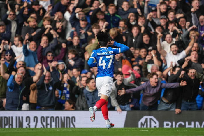 I have to use it in Tottenham's first team next seasonYang Min-hyuk, the top prospect who overturned the evaluation in three games, praised fans for not knowing the limit of growth