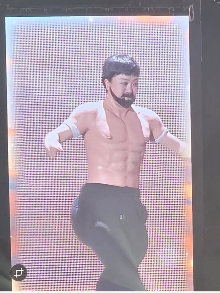 Is it Kim Sook and Song Eun? Bikini Muscle Body Showing Off The Shock Never Goes Away