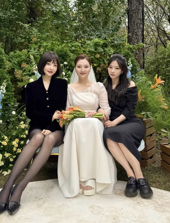 Joey, the eldest daughter of K, was a combination of her two sisters..the three superior sisters united at the wedding