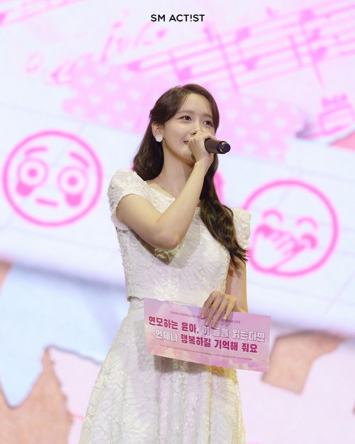 Yoona Proves Global Star Power With Heartfelt Vietnam Fan Meeting