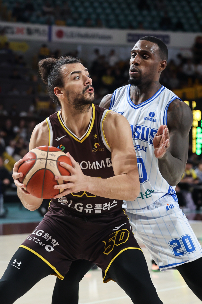  ASEM MARAY + CALTAMAYO 40 points joint venture Changwon LG overpowered Korea Gas Corporation 7668 for the seventh consecutive time in a row
