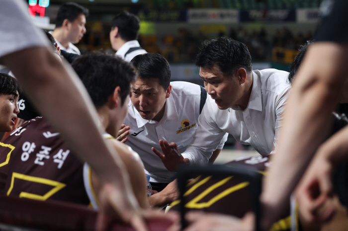 ASEM MARAY CALTAMAYO 40 points joint venture Changwon LG overpowered Korea Gas Corporation 7668 for the seventh consecutive time in a row
