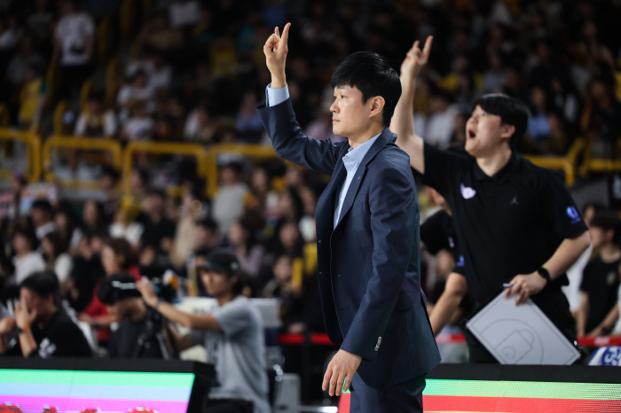 ASEM MARAY CALTAMAYO 40 points joint venture Changwon LG overpowered Korea Gas Corporation 7668 for the seventh consecutive time in a row