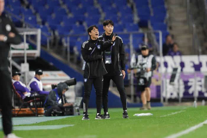This is Ulsan, Kim Min-hyuk's first congratulatory shot → 2nd team, the best Hiroshima 10 attack → leading...Lee Chung-yong's replacement has changed 180 degrees