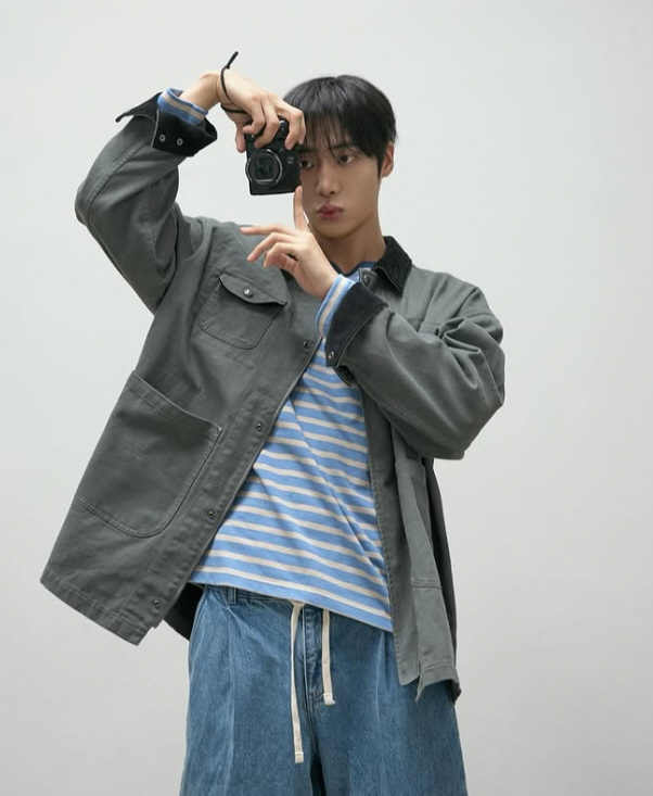 Cha Eun-woo Leads Male Actor Category in Blue Dragon Ranking
