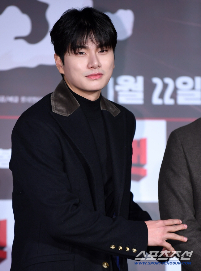 Delete → Restart → Delete…Lee Yi-kyung's private life scandal that has been overturned in a day 