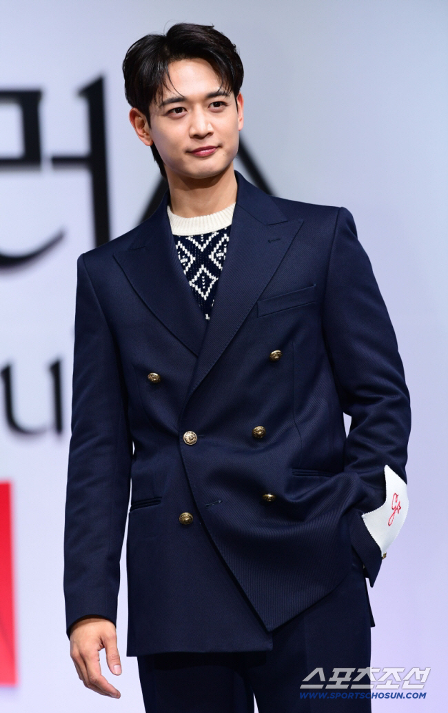 SHINee’s Minho Returns as MBC 'Gayo Daejejeon' MC